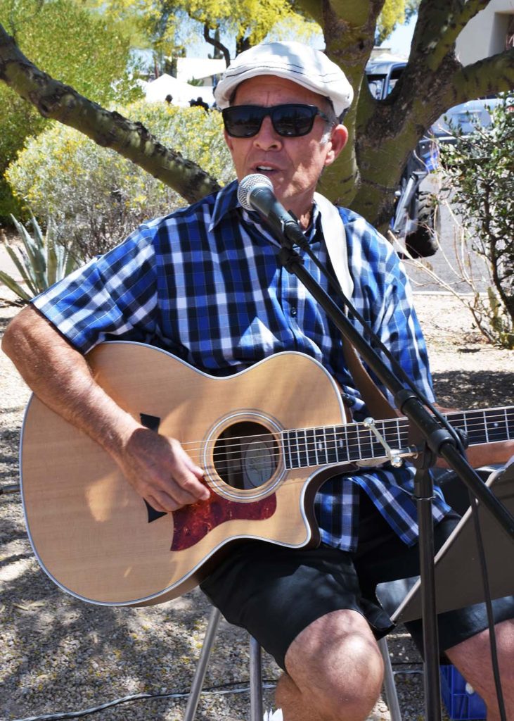 Guitarist Rick Smith provides beautiful music to compliment the gorgeous garden grounds.